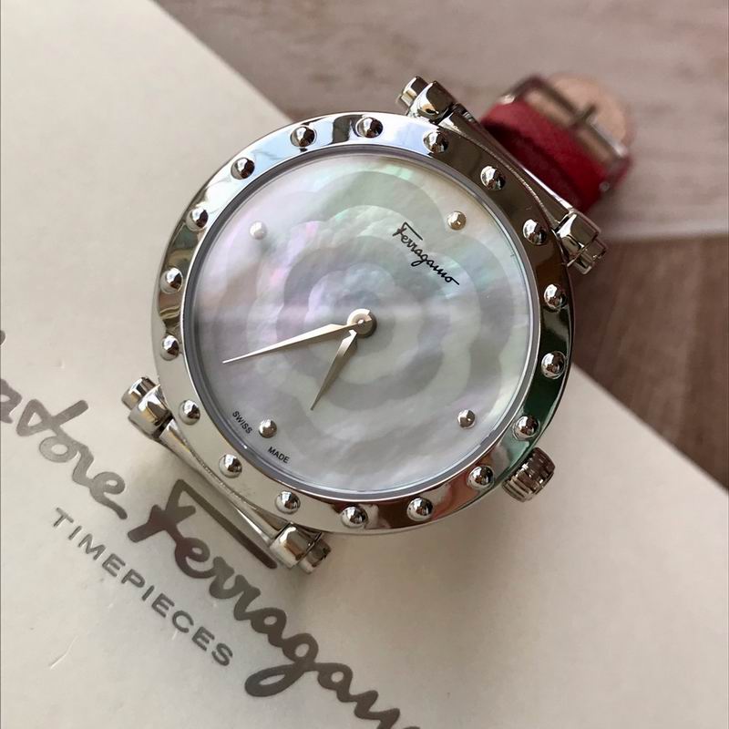 Ferragamo 34mm 032443
